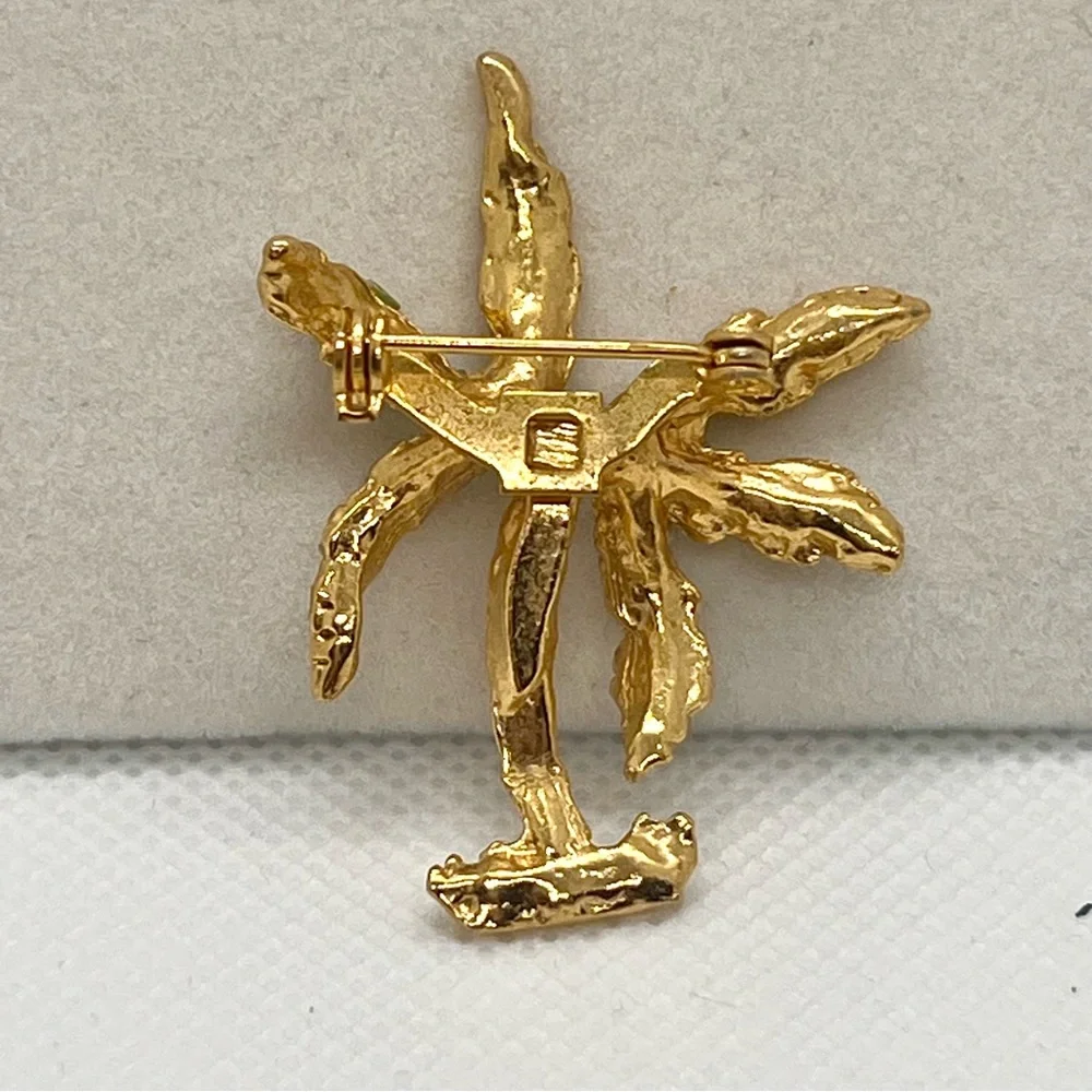Vintage Tropical Palm Tree Gold Tone Green Faux Gemstones Brooch‎ Pin